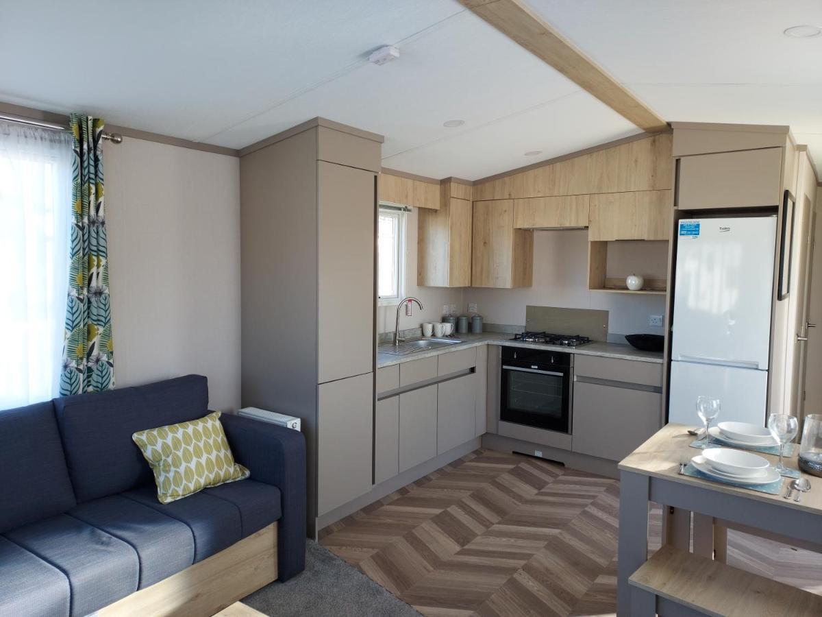 Hoburne Bashley Self-Catering Holiday Home Нью Милтон Экстерьер фото