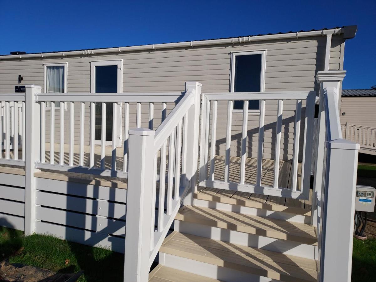Hoburne Bashley Self-Catering Holiday Home Нью Милтон Экстерьер фото