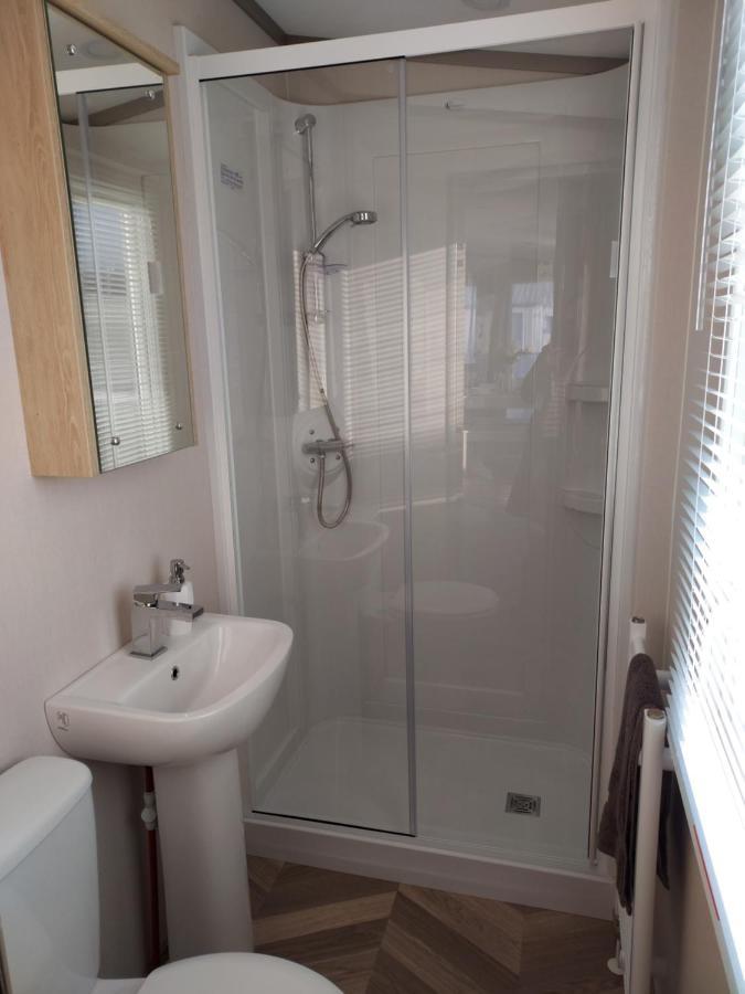 Hoburne Bashley Self-Catering Holiday Home Нью Милтон Экстерьер фото